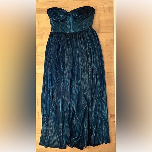 Bronx & Banco Florence Gown - Picture 6 of 7